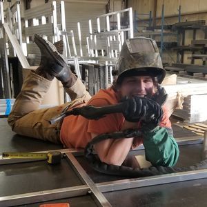 Meet your Posher, Hunter